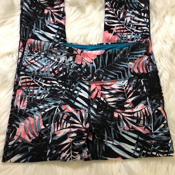 Gorgeous Marika Palm Print Workout Capris Small - Picture 1 of 4